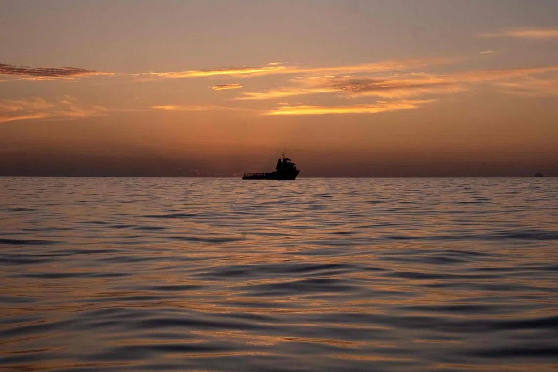 The average ocean temperature throughout May was 0.85 deg C higher than normal for the month.