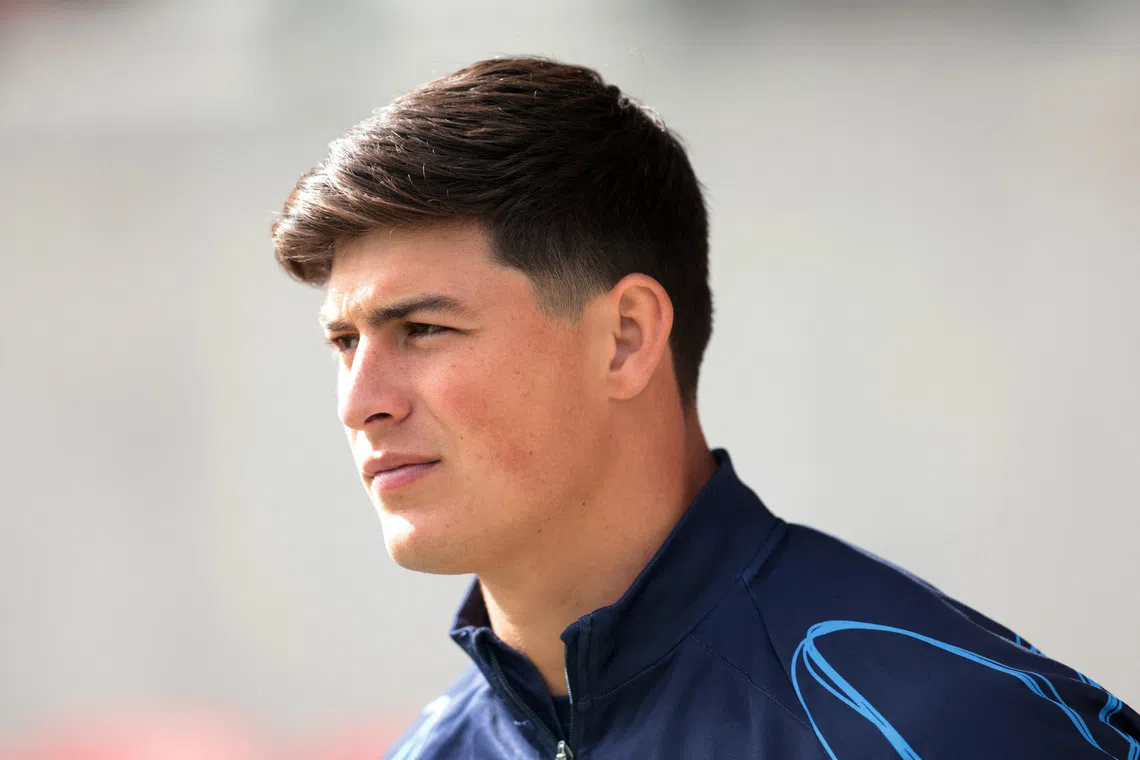 Rugby Union - Premiership Rugby Cup - Sale Sharks v Bristol Bears - Salford Community Stadium, Salford, Britain - September 13, 2025 Bristol Bears' Louis Rees-Zammit walks out onto the pitch before the warm up Action Images/John Clifton