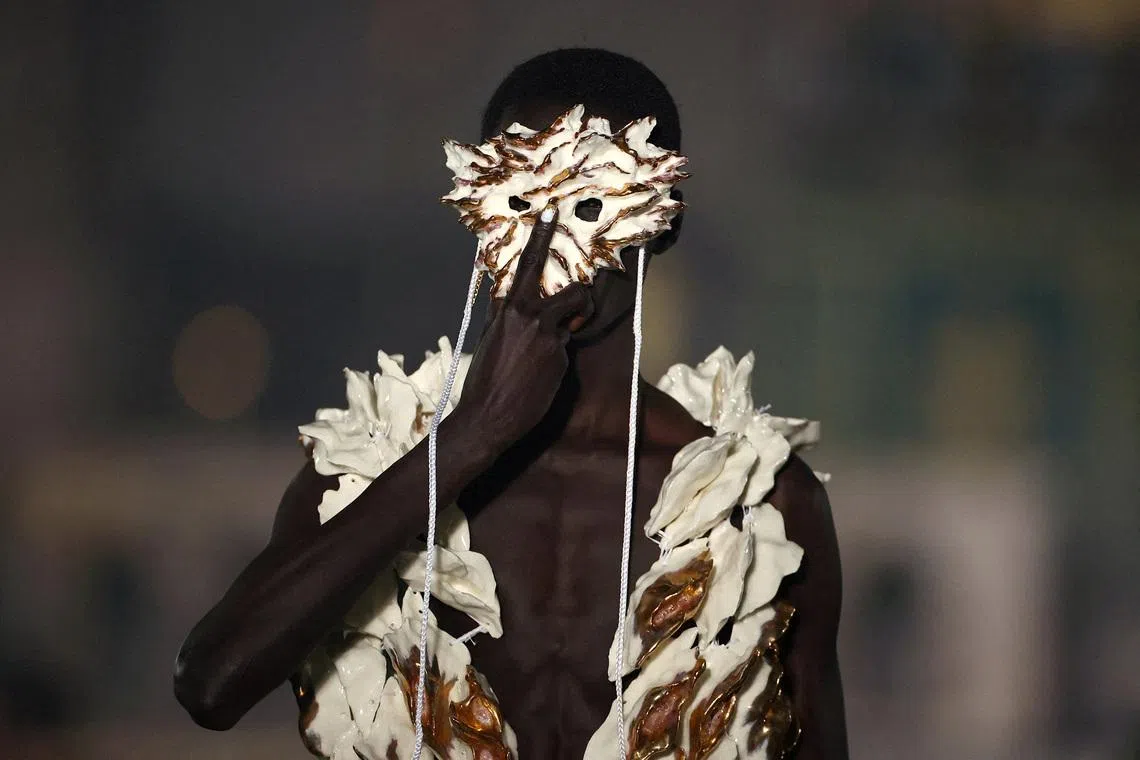 A model presenting a creation by designer Yuima Nakazato as part of his Haute Couture Spring/Summer 2026 collection show in Paris, France on Jan 28, 2026. 