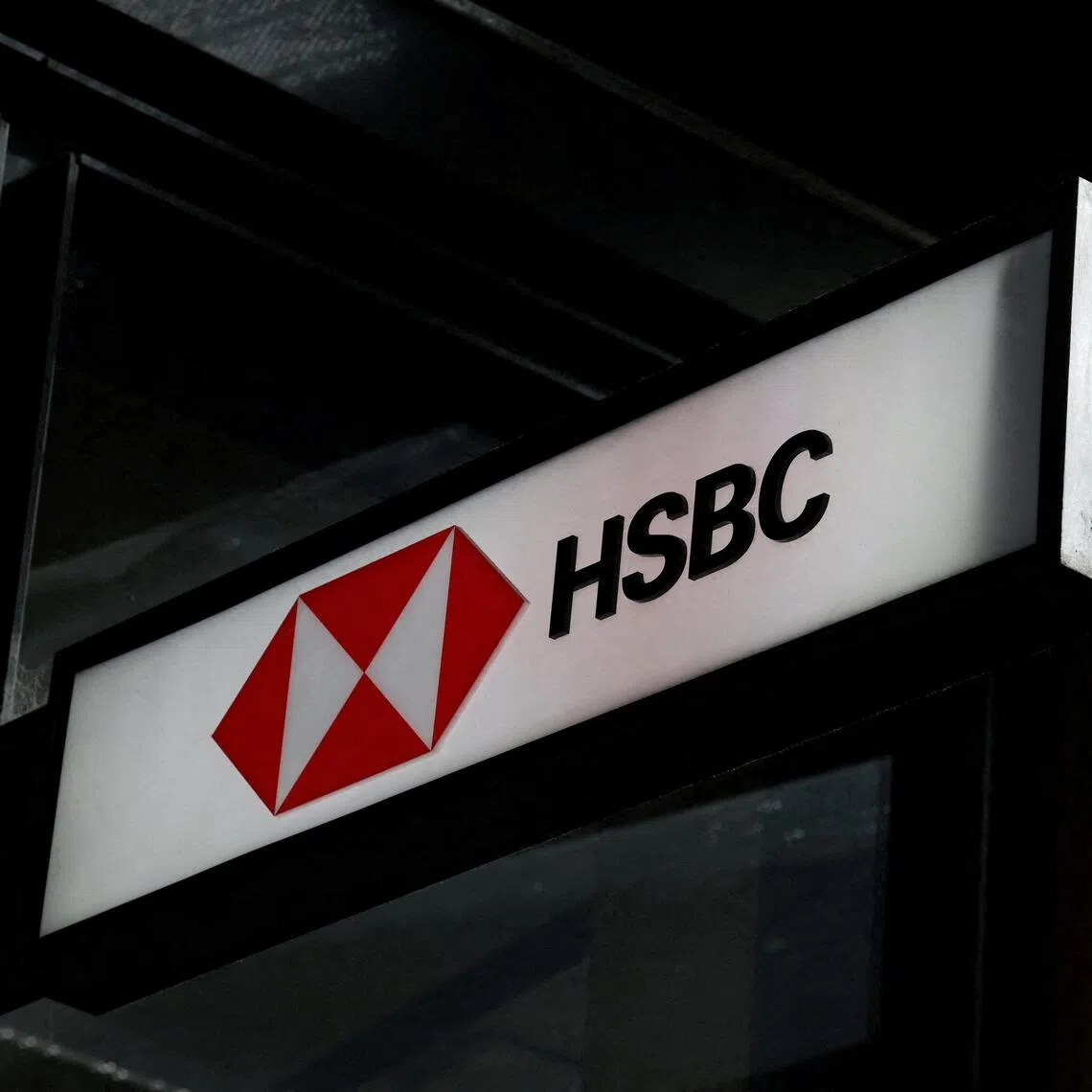 HSBC has stopped covering 95 per cent of the school fees of children of new hires and senior staff relocating to Hong Kong.