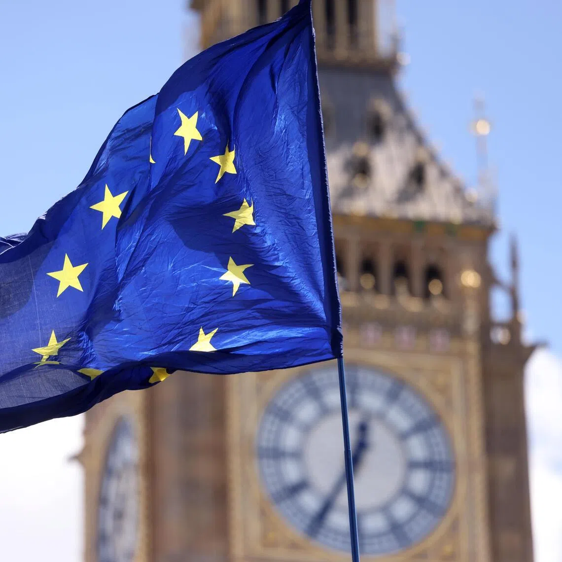 epa13055909 The EU flag flutters as Pro-European Union campaigners protest in London, Britain, 10 June 2026 (issued 22 June 2026). The UK held a referendum on 23 June 2016 on its membership of the EU, in which 51.89 percent of voters chose to leave. The UK officially withdrew from the EU on 31 January 2020, followed by a transition period that ended on 31 December 2020. Since 2021, UK–EU relations have been governed by the EU–UK Trade and Cooperation Agreement. Brexit ended the UK's participation in the EU single market and customs union, leading to changes in trade, immigration, and regulatory alignment.  EPA/NEIL HALL  ATTENTION: This Image is part of a PHOTO SET