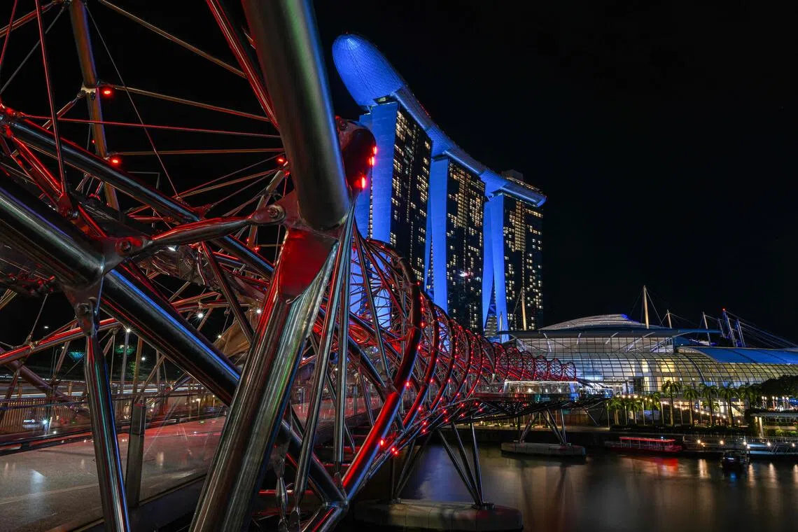 The Helix Bridge, a pedestrian bridge in the Marina Bay Area in Singapore, was designed to mirror the double-helix structure of DNA.