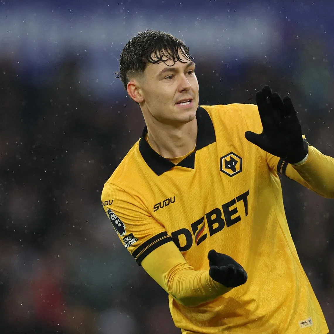 Soccer Football - Premier League - Wolverhampton Wanderers v Newcastle United - Molineux Stadium, Wolverhampton, Britain - January 18, 2026  Wolverhampton Wanderers' Jorgen Strand Larsen reacts Action Images via Reuters/Chris Radburn