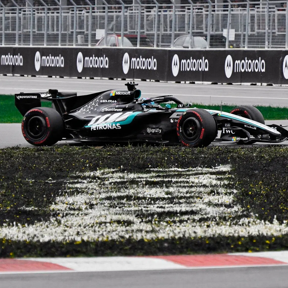 Formula One F1 - Canadian Grand Prix -  Circuit Gilles Villeneuve, Montreal, Quebec, Canada - May 24, 2026 Mercedes' George Russell in action during the race REUTERS/Jennifer Gauthier