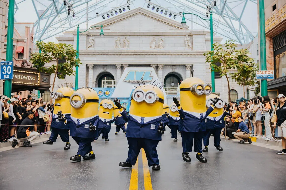 Dance along with a flash mob of Minions at Universal Studios Singapore.