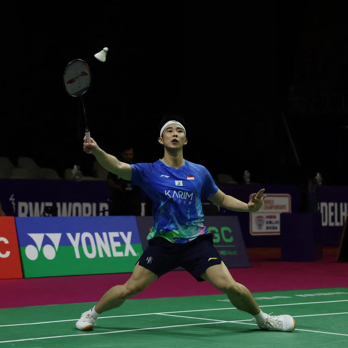 Singapore’s Loh Kean Yew in action at the World Championships against Hong Kong’s Lee Cheuk Yiu.