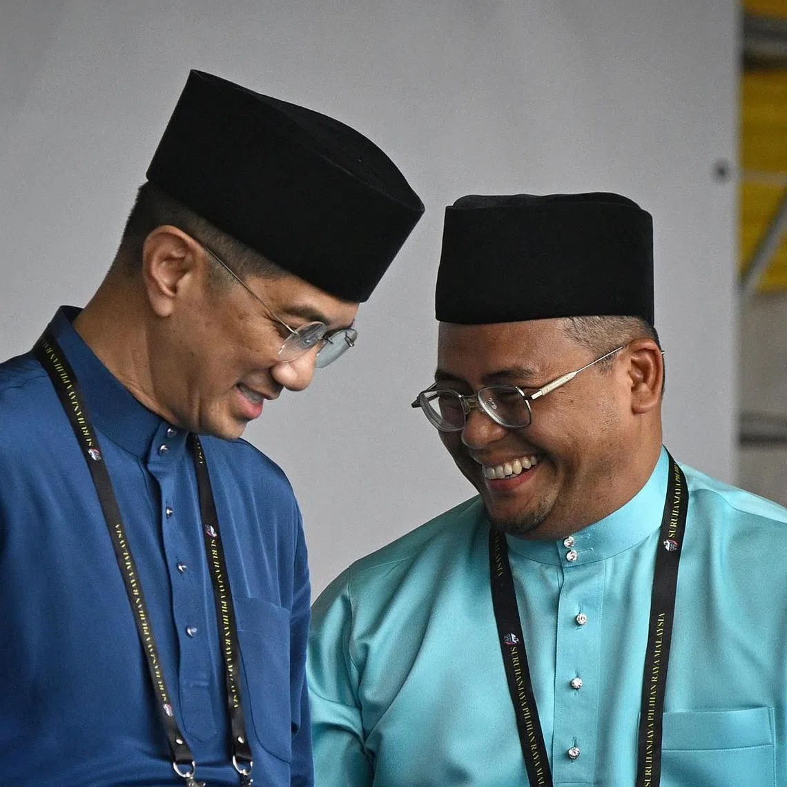 Then International Trade Minister Azmin Ali (left) with Selangor chief minister Amirudin Shari at the nomination centre in Gombak on Nov 5, 2022.