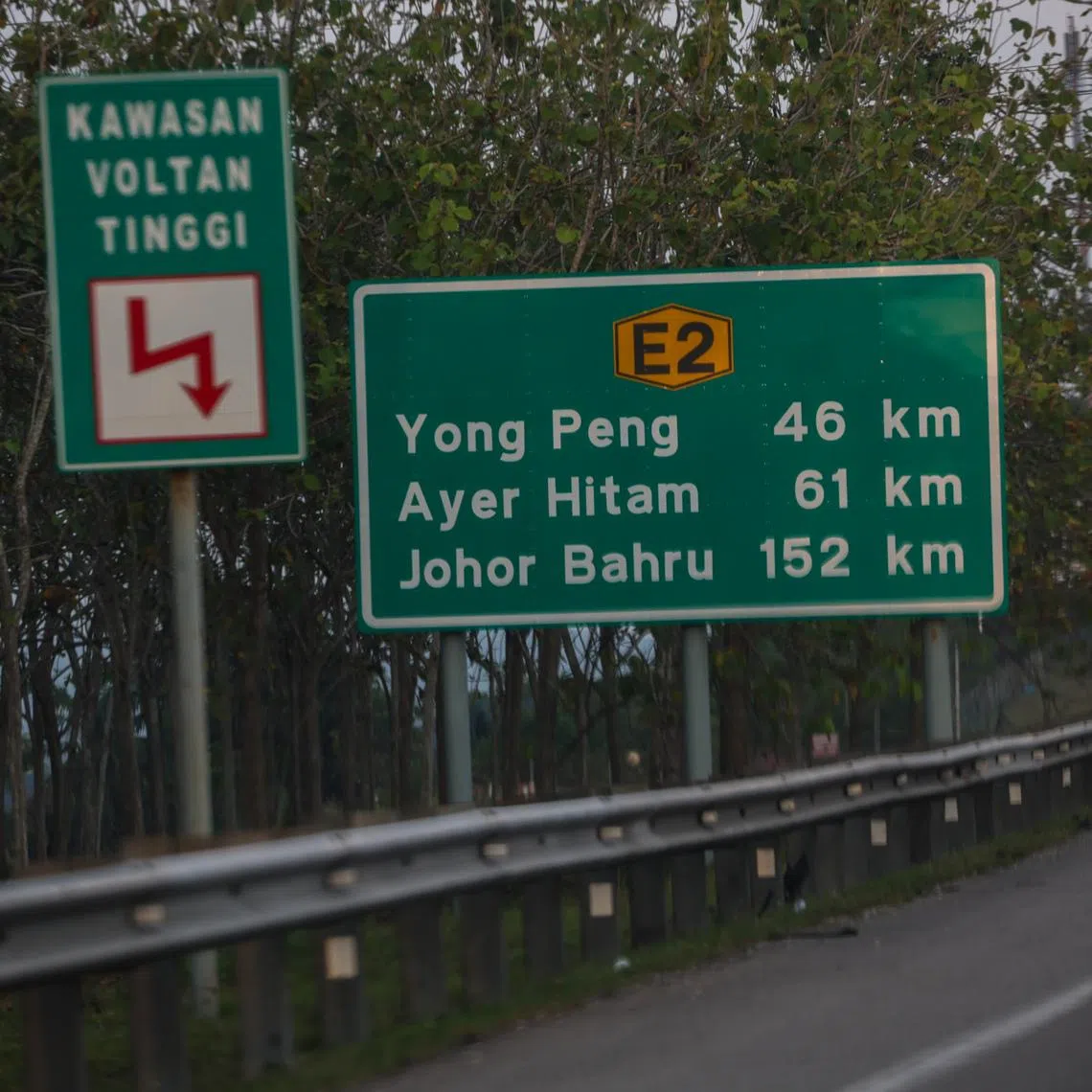 Johor Bahru South police chief Raub Selamat said the accident occurred at about 8am on June 11 at the 1.5km mark of the NSE heading towards the city centre.