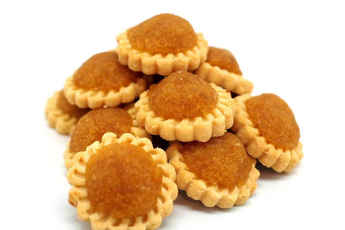 Pineapple tarts are high in fat and sugar. Four pieces can contain up to 14 teaspoons of sugar.