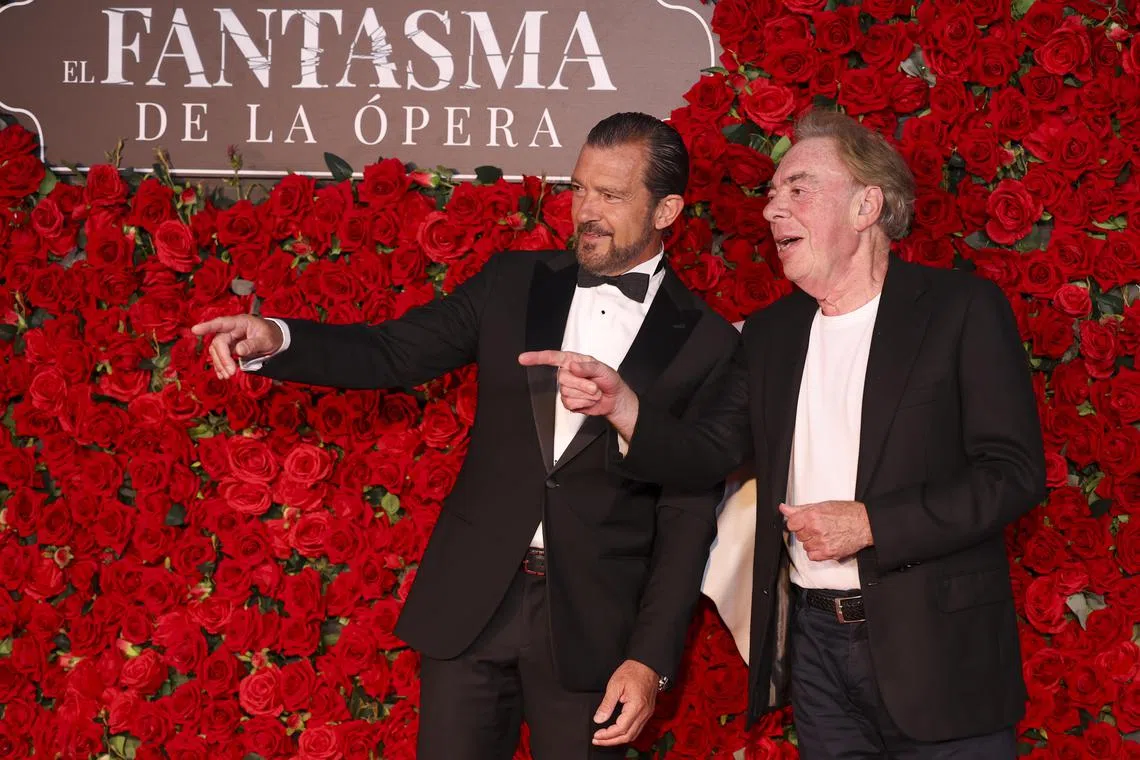 epa10898079 Spanish actor Antonio Banderas (L) and British composer Andrew Lloyd Webber (R) pose for the media during a photocall for Lloyd Webber's musical 'The Phantom of the Opera' at Albeniz Theater in Madrid, Spain, 03 October 2023.  EPA-EFE/Kiko Huesca