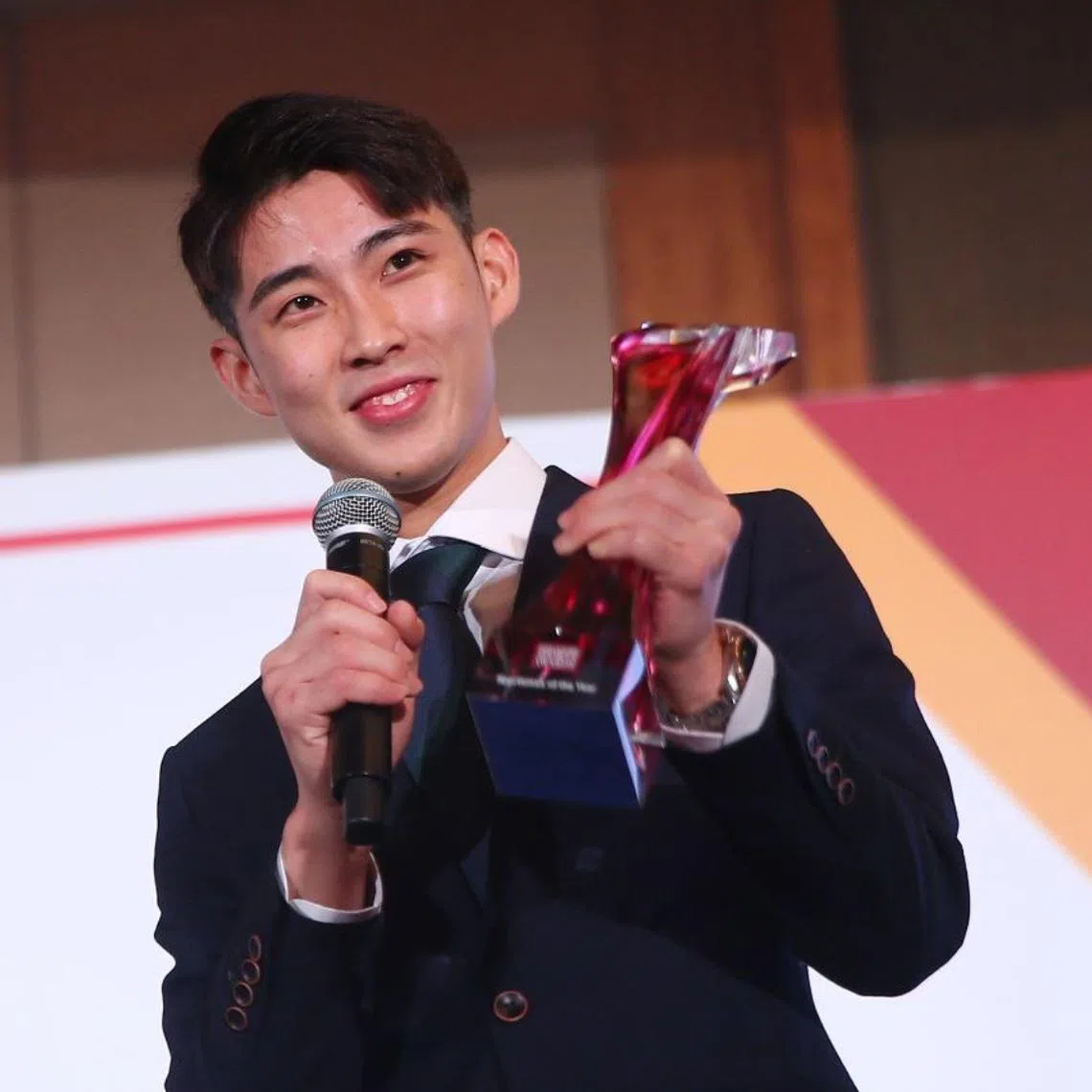  Loh Kean Yew won his maiden Sportsman of the Year award on Thursday at the Singapore Sports Awards.