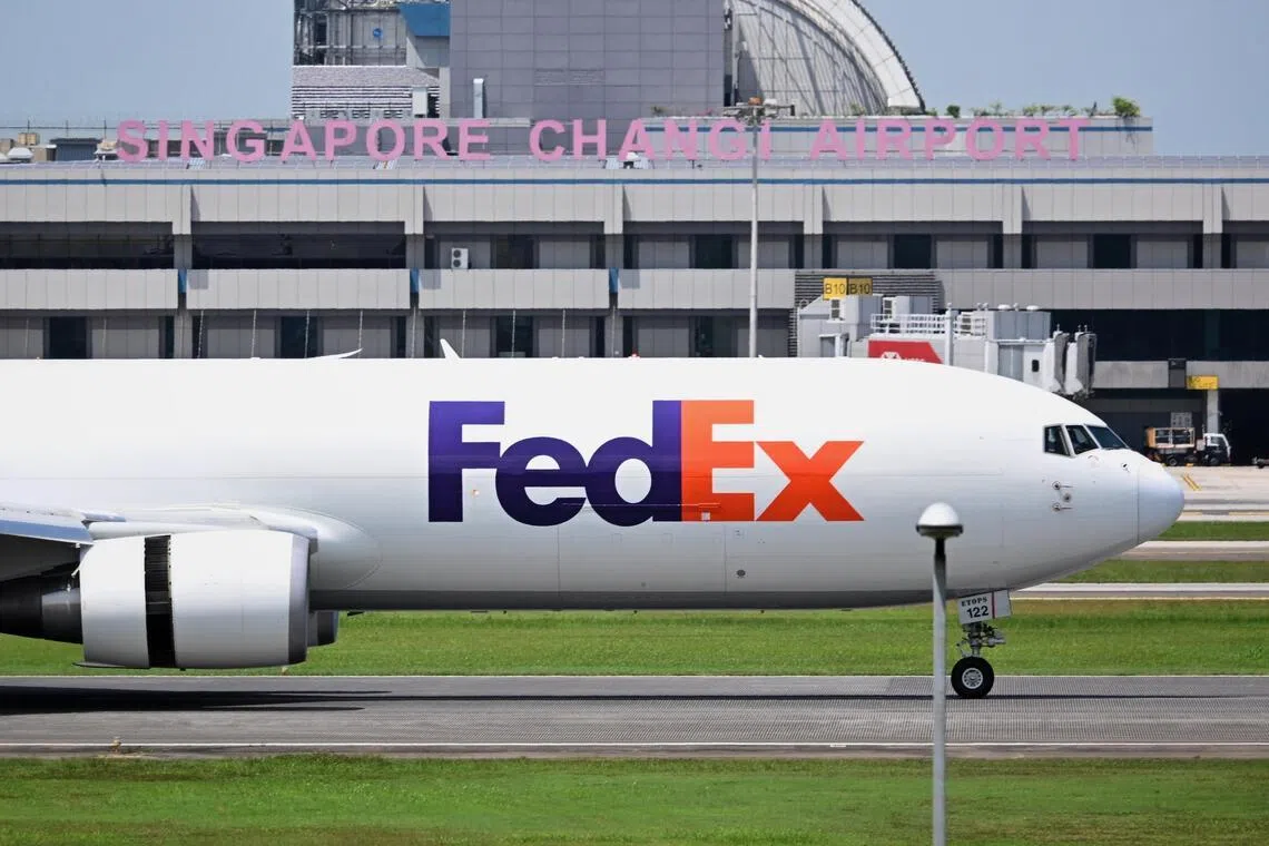 S'pore delivery providers look to EVs, AI to reduce petrol reliance as fuel  costs rise | The Straits Times