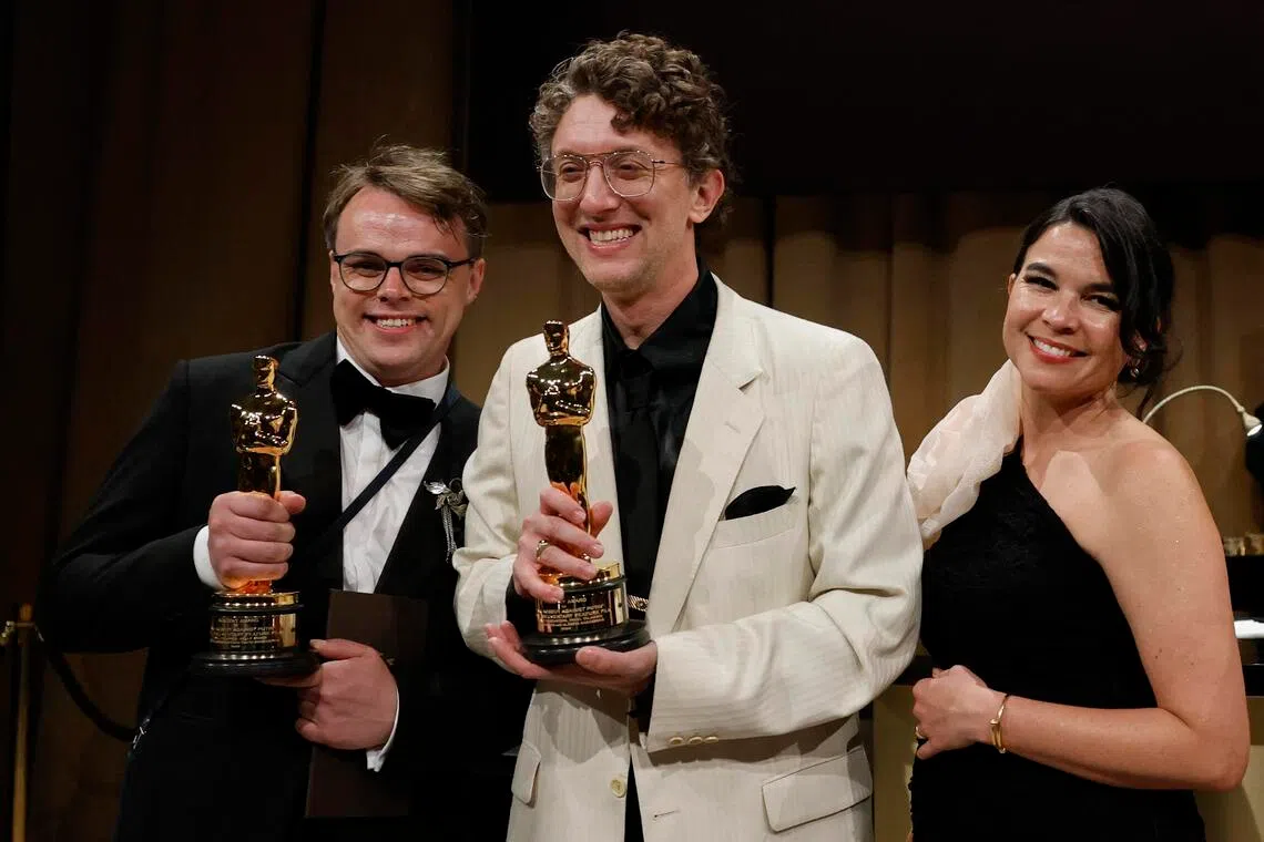 Oscar statuette for Mr. Nobody Against Putin documentary goes missing on flight