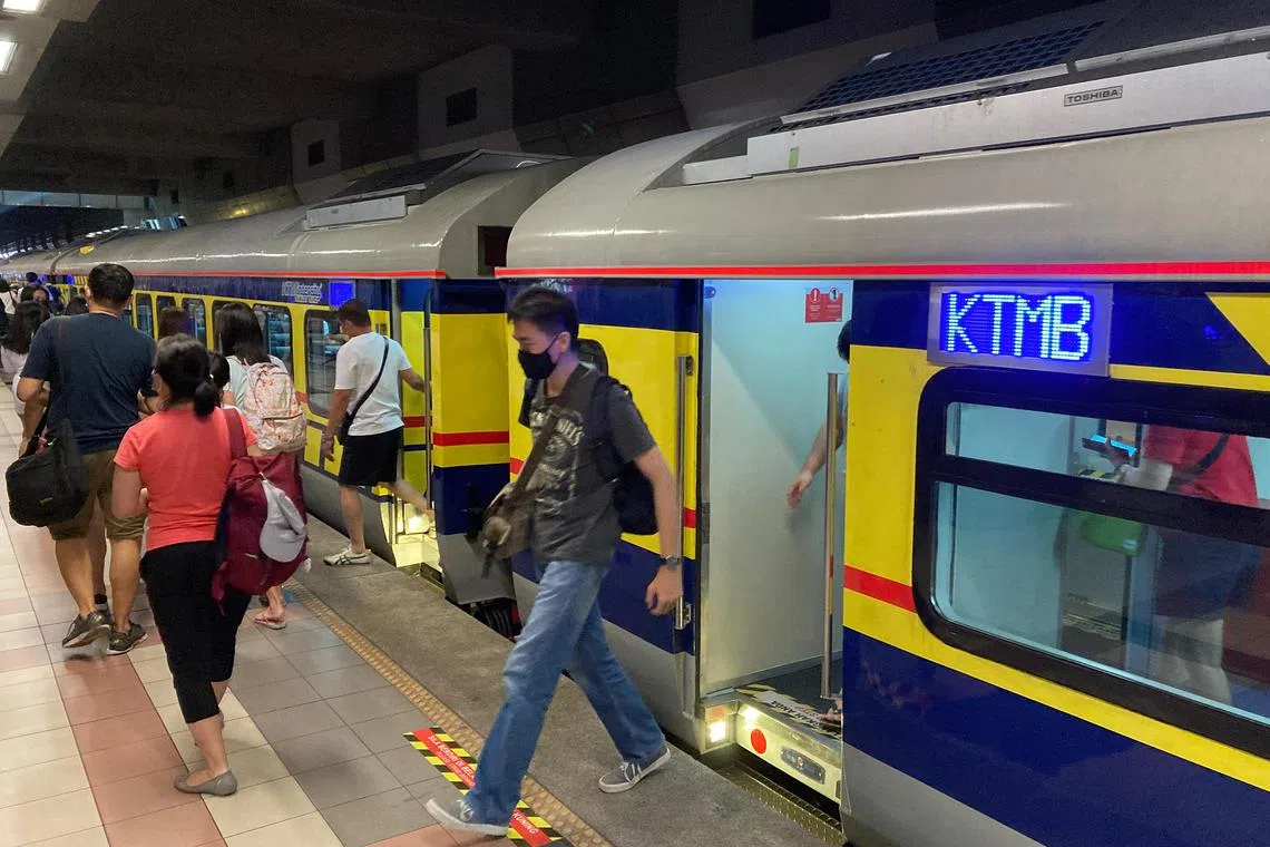 The current price for a one-way ticket from Johor Bahru to Woodlands is RM5, while the ticket for the return trip is S$5.