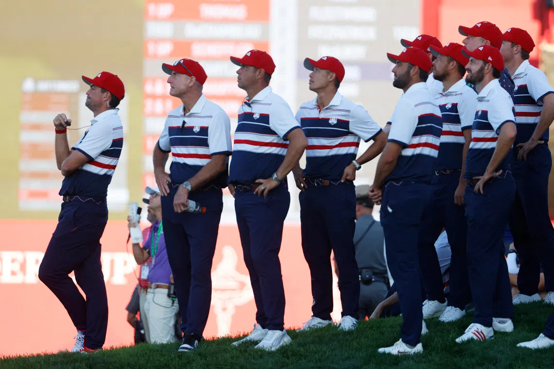 Golf - The 2025 Ryder Cup - Bethpage Black Golf Course, Farmingdale, New York, United States - September 28, 2025 Team USA look on on the 18th hole IMAGN IMAGES via Reuters/Peter Casey