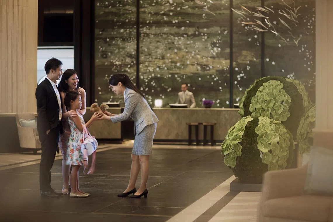 arstatista21 - For the second year in a row, Shangri-la topped the third edition of Singapore’s Best Customer Service survey 2024/2025 - conducted by The Straits Times and leading global data firm Statista.

Source: Shangri-La Singapore