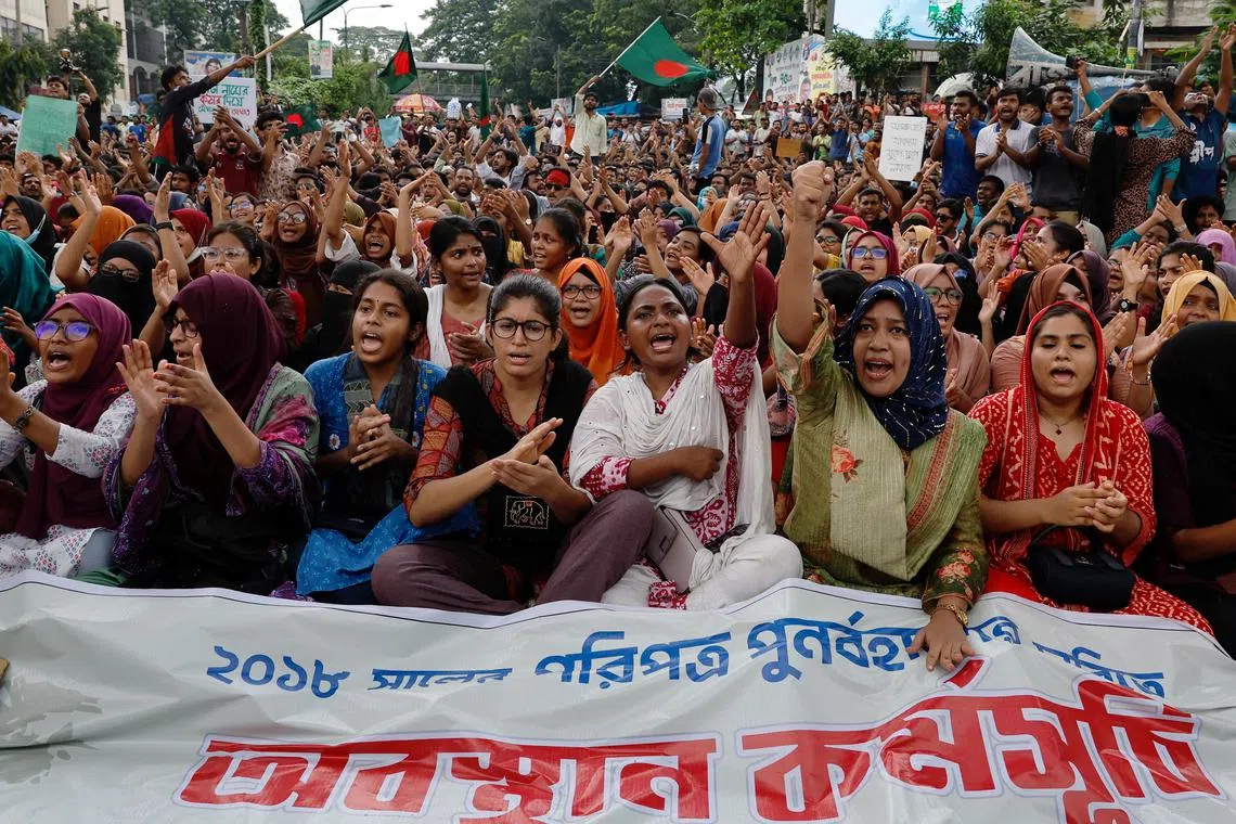 FILE PHOTO: Students and job seekers shouts slogans as they protest to ban quotas for government job at Shahbagh Square in Dhaka, Bangladesh, July 3, 2024. REUTERS/Mohammad Ponir Hossain/File Photo