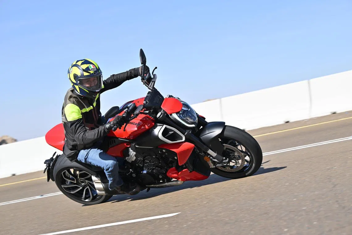 The feet mid-controls also gives the V4 its sporty and playful nature.



Credit: DUCATI