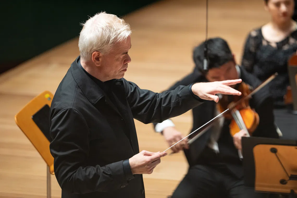 Conductor Hannu Lintu, incoming music director-designate of the Singapore Symphony Orchestra, kept the orchestra on their toes. 