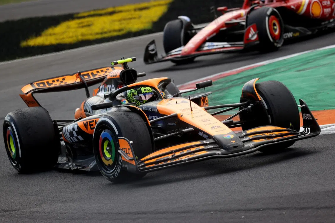 FILE PHOTO: Formula One F1 - Italian Grand Prix - Autodromo Nazionale Monza, Monza, Italy - September 1, 2024 McLaren's Lando Norris in action during the race REUTERS/Bernadett Szabo/File Photo
