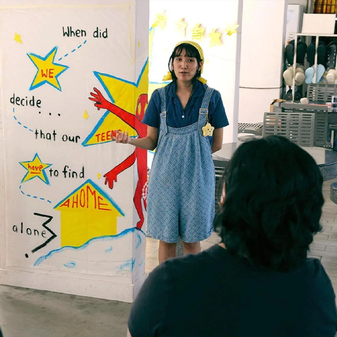 Masha Nyanna presenting at Jom Jalan-Jalan!, a community walk put together by LASALLE students to showcase their works within the neighbourhood.