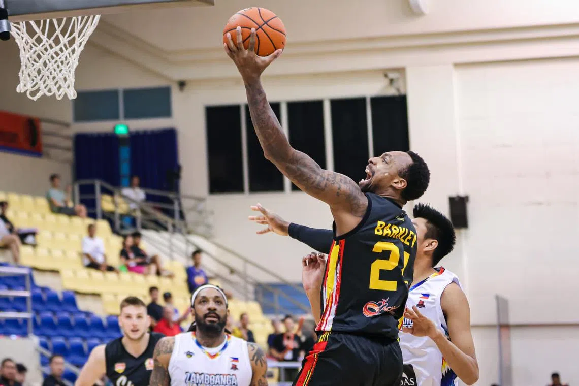 Kentrell Barkley scored a whopping 41 points to help the Singapore Slingers beat Zamboanga Valientes 97-87 and qualify for the semi-finals of the 2023 Asean Basketball League Invitational.