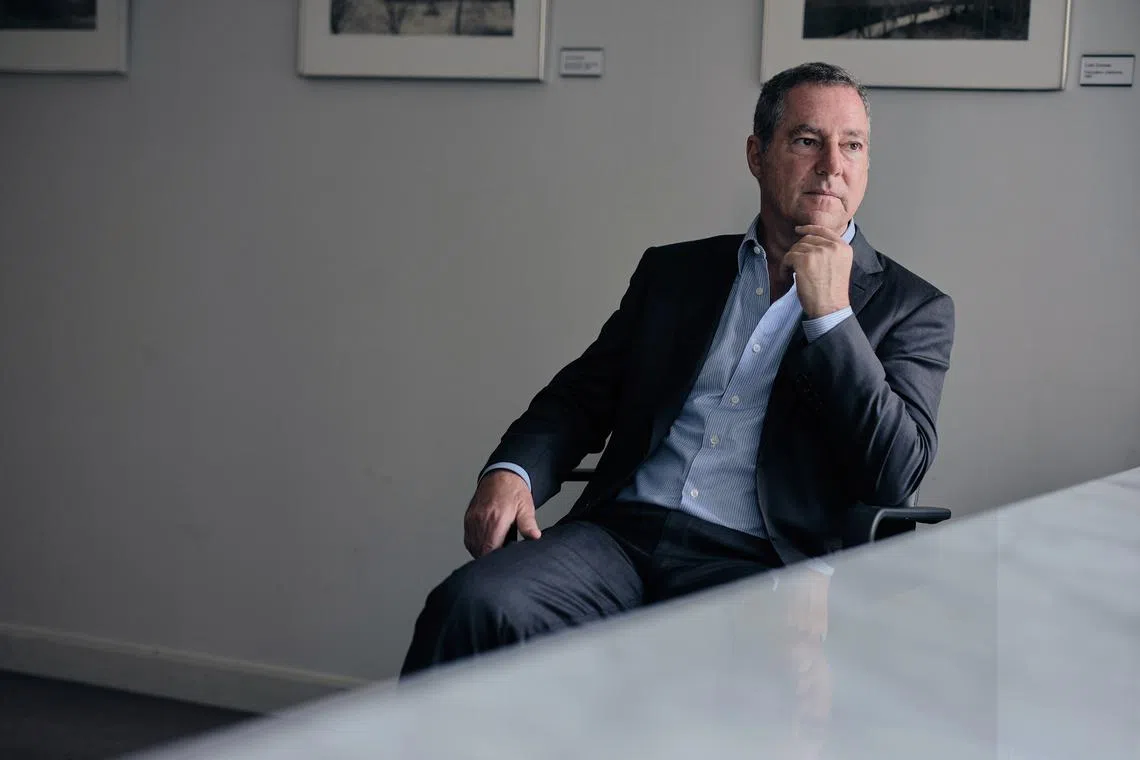 Paul Weiss chairman Brad Karp said that Paul Weiss faced such a loss of clients that it was unlikely to survive a battle over the executive order. 