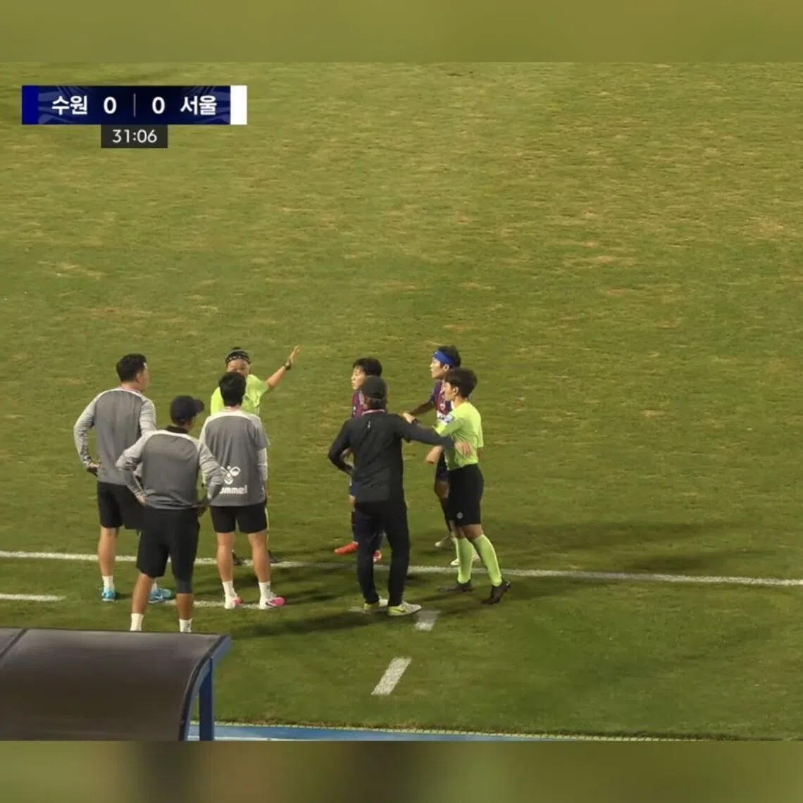 Suwon FC Women’s Ji So-yun being shown a yellow card during the match against Seoul City Hall at the Suwon Sports Complex in Gyeonggi Province on Aug 28.