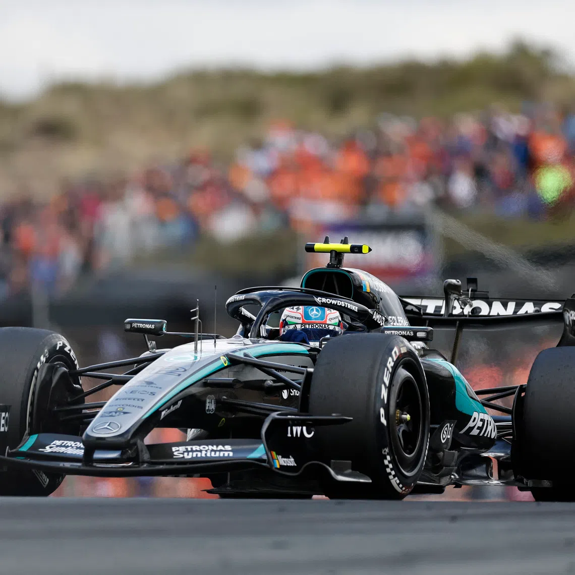 Formula One F1 - Dutch Grand Prix - Circuit Zandvoort, Zandvoort, Netherlands - August 23, 2026 Mercedes' Andrea Kimi Antonelli in action during the race REUTERS/Benoit Tessier