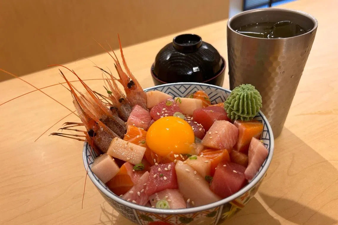 Amaebi chirashi don from Chirashizushi Shou.