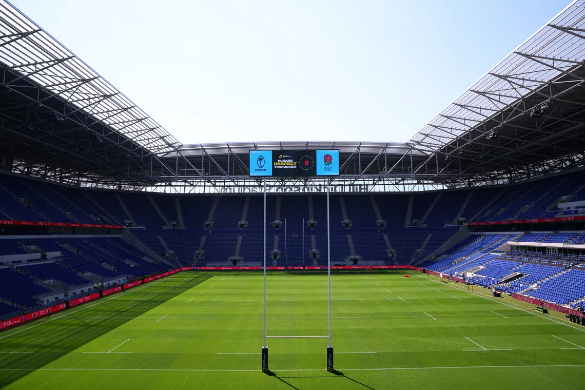 More than 500 ex-rugby union and league players have sued the codes’ governing bodies over neurological injuries.