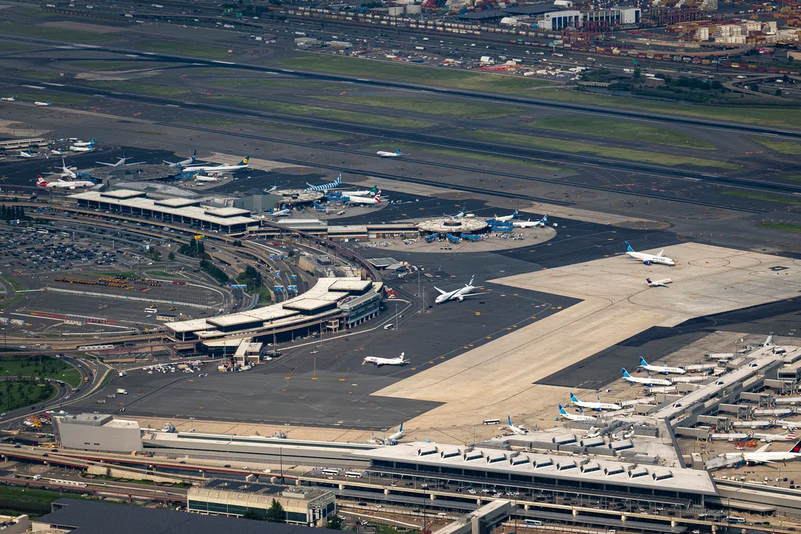 US halts flights at busy East Coast airports, says fibre line cut at construction site