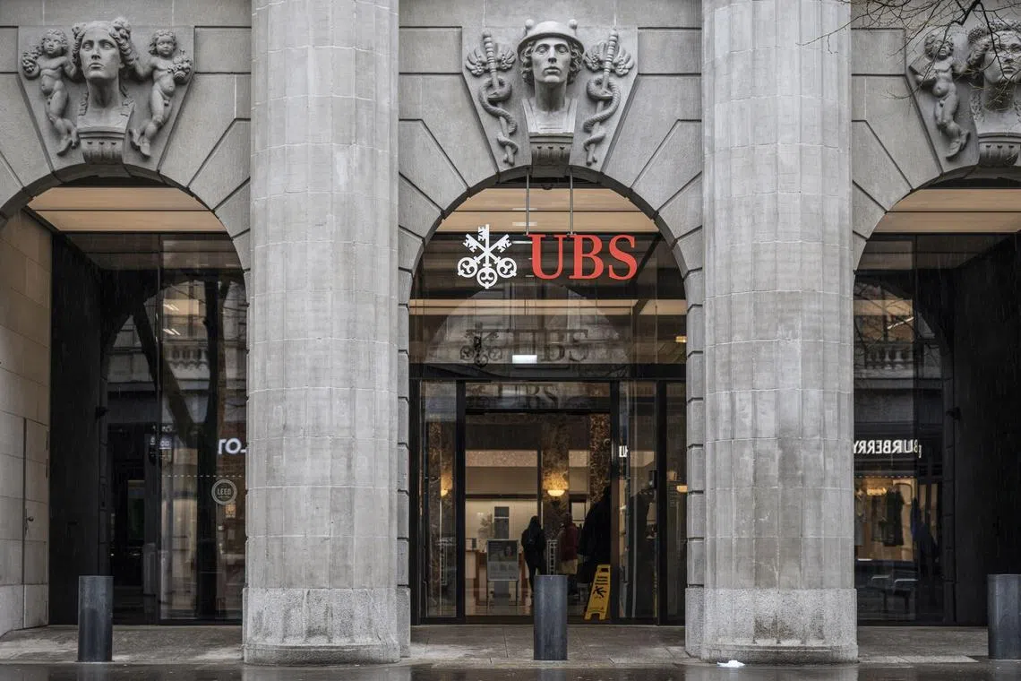 UBS’ valuation as measured by the so-called price-to-book ratio still lags its rival’s by a substantial amount. 