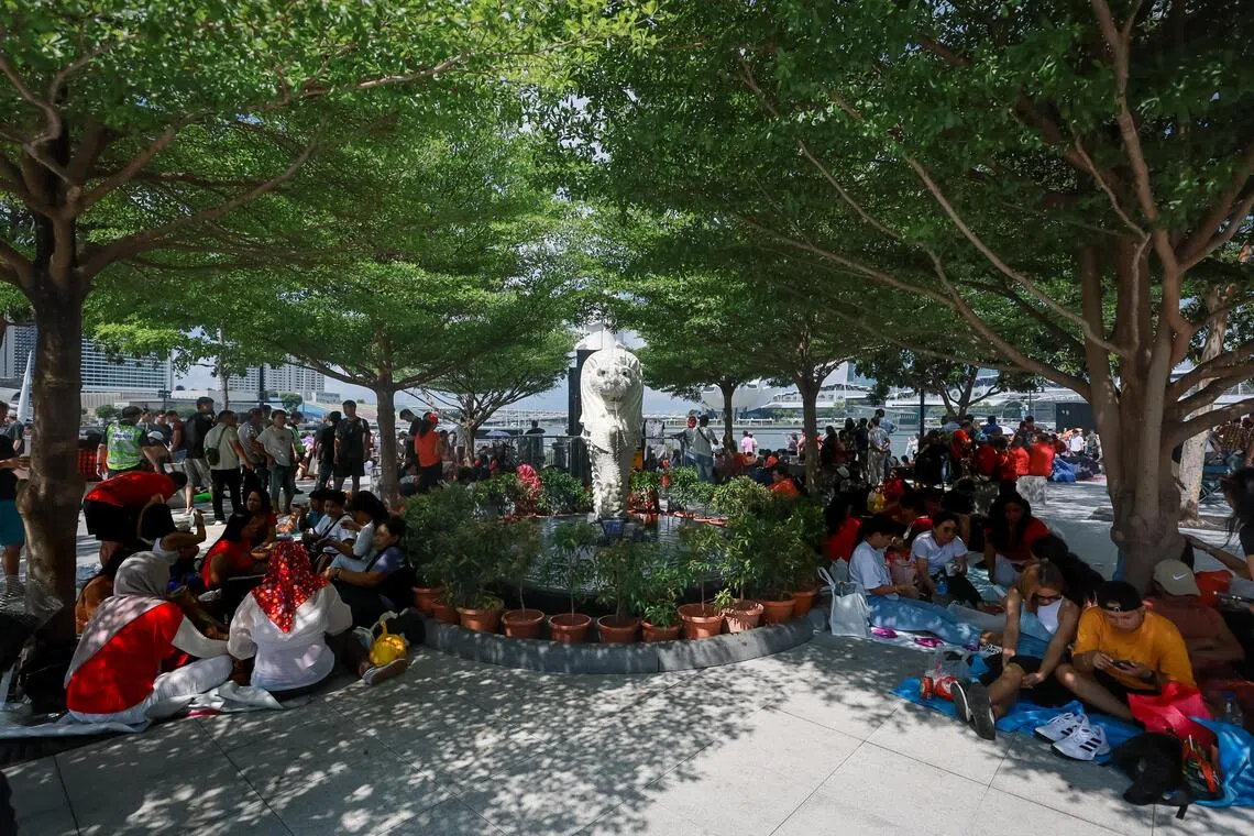The nearby Merlion cub statue, standing at 2m tall, remains open for photo-taking.