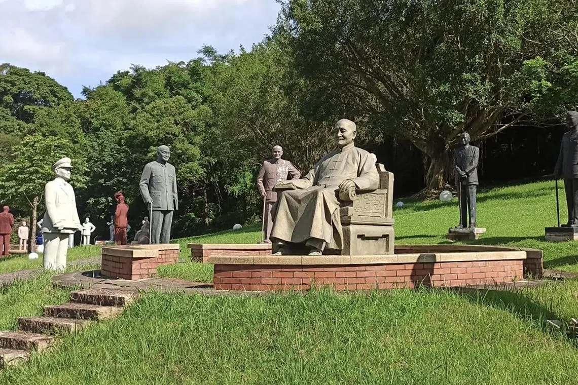 wyystatue - Unwanted Chiang Kai-shek statues have been removed and placed at a lakeside park in Taoyuan city's Daxi district.

credit: Yip Wai Yee
