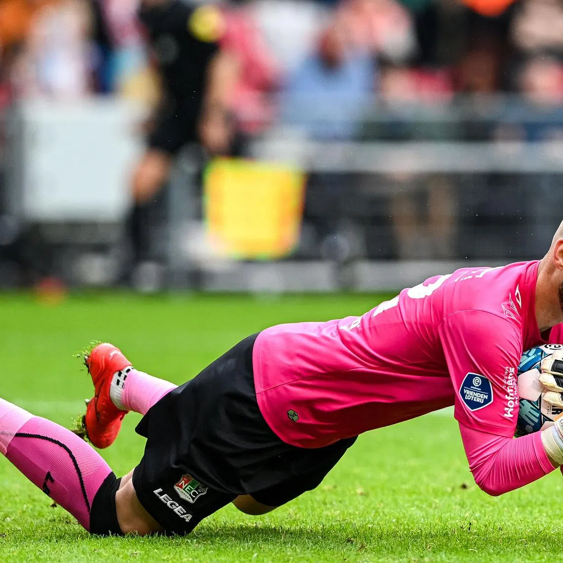 Jasper Cillessen secures the ball on Oct 30, 2022. 