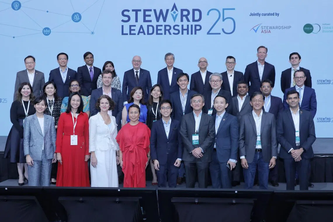ST20221130_202267971812/Feline Lim/kcesg30

Representatives of SL25 corporate initiatives pose for a group photo after being recognised at the Steward Leadership Summit, photographed at Shangri-La Hotel in Singapore on 30 Nov 2022.