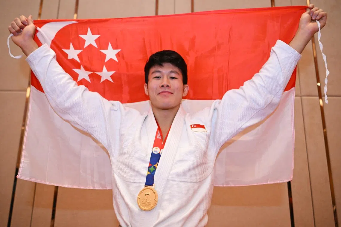 Ju-jitsu exponent Noah Lim with his gold medal.