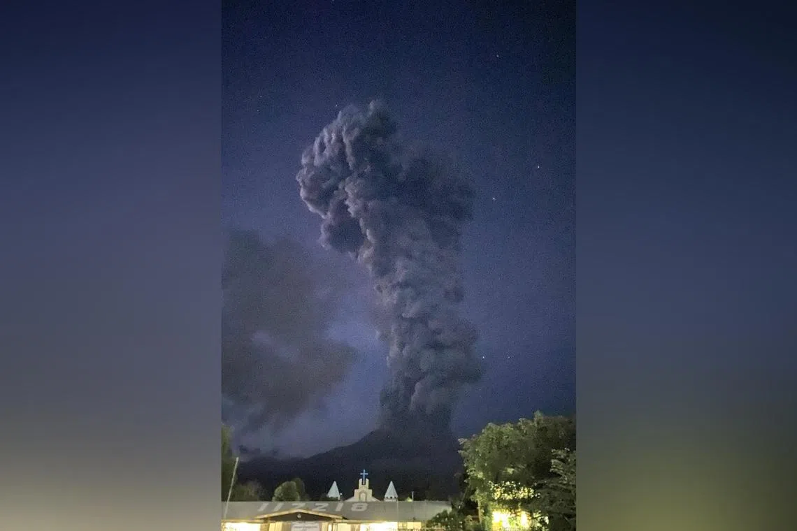 The lowest alert level remained on Mt. Kanlaon, with the level unchanged for several days leading up to the eruption.