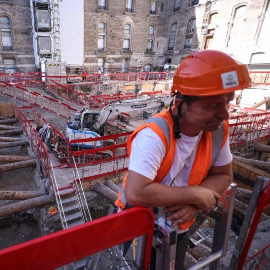 A roughly 20-metre wall dating from the Gallo-Roman period was discovered in Paris beneath a hospital on the Ile de la Cite, a stone’s throw from Notre Dame Cathedral.