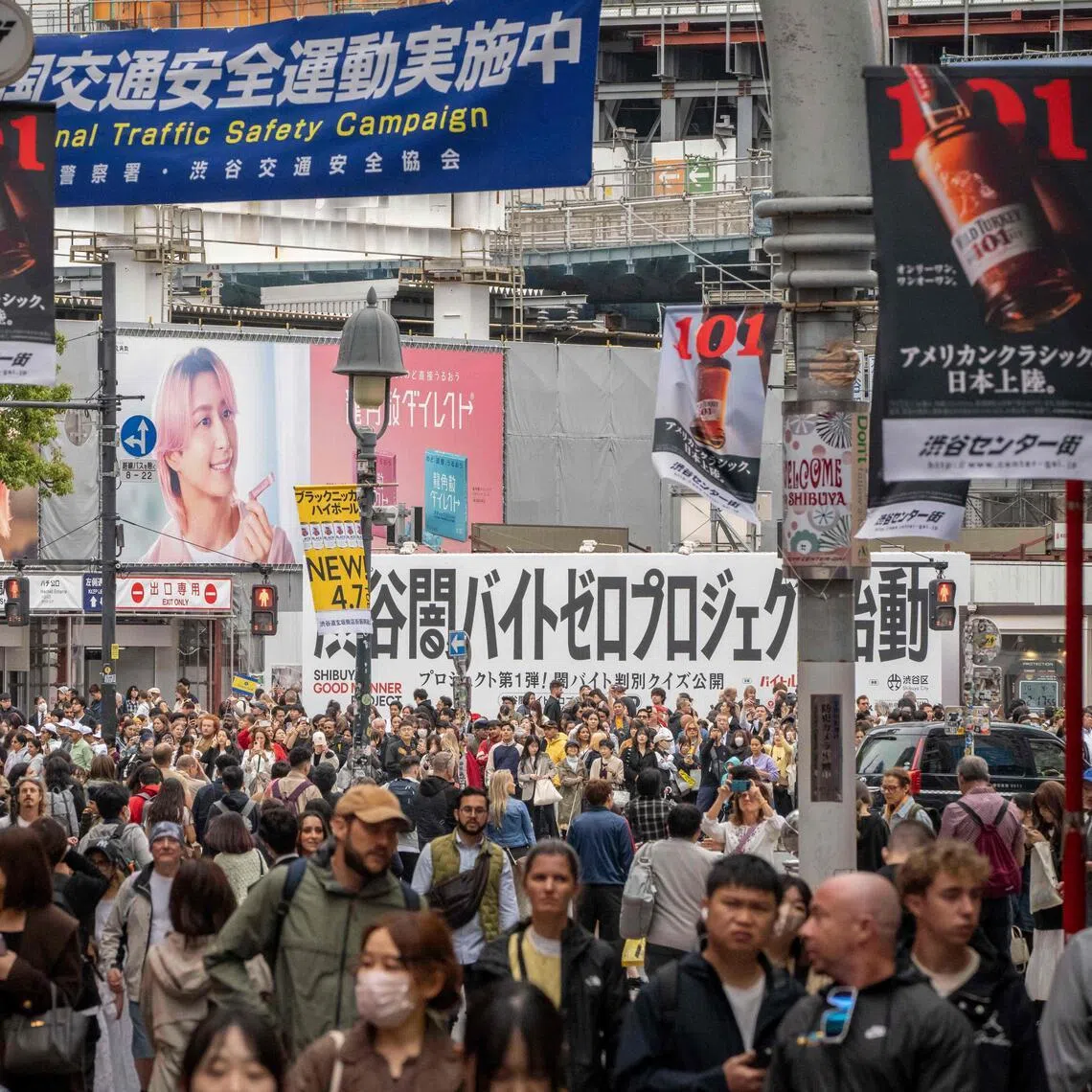 Measles virus, highly contagious, can be transmitted through airborne droplets.