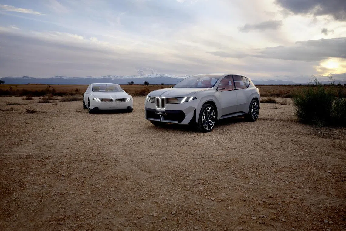 BMW Vision Neue Klasse X (right): The production version will be successor to the iX3 SUV.