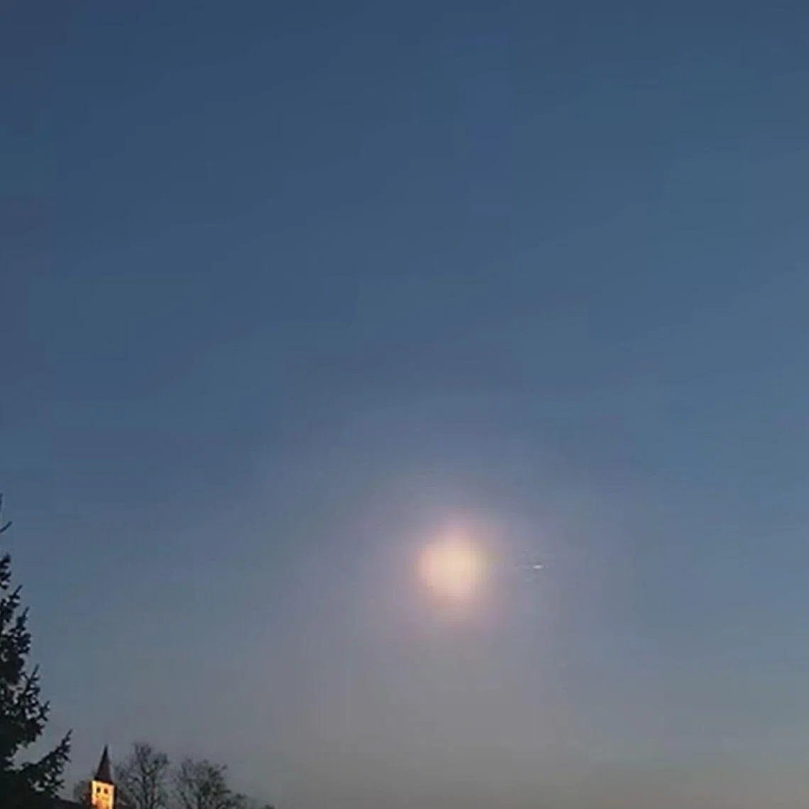 An extremely bright fireball burned through the twilight skies of north-western Europe on March 8.