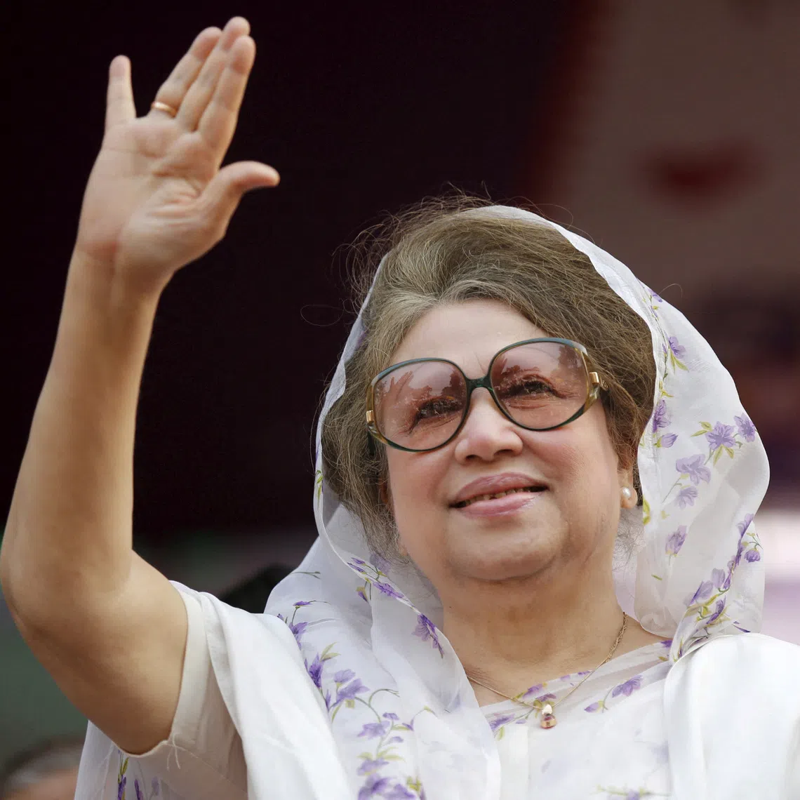 Bangladesh's former prime minister Khaleda Zia's health deteriorated since being admitted to hospital last week.
