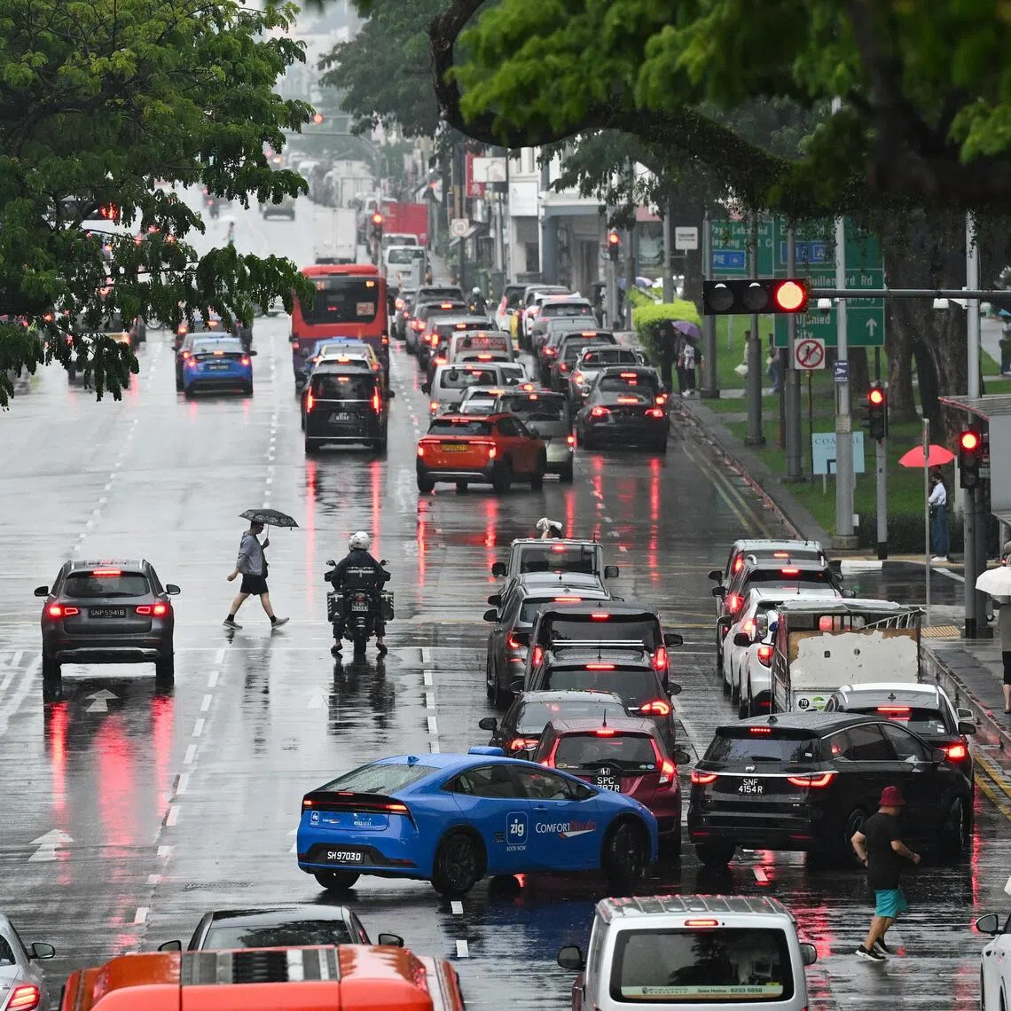 Heavy rain was to be expected over northern, western and central areas of Singapore from 3.40pm to 4.10pm.
