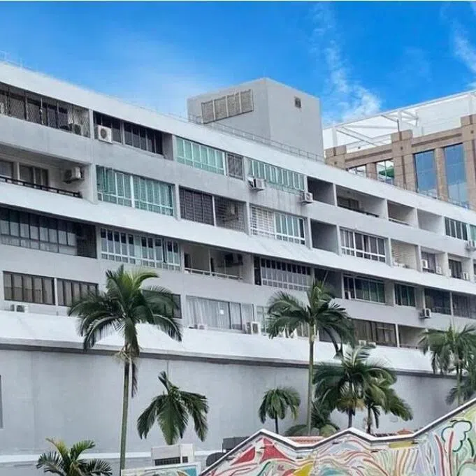 The rear block comprises the residential component of The Centrepoint development and roughly one-third of its retail units. 