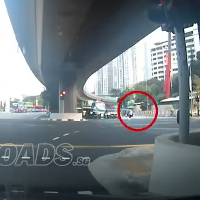 A screenshot showing the woman before she was hit by a car at the junction of Clementi Avenue 2 and Commonwealth Avenue West.