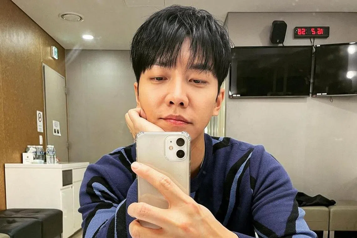 South Korean singer-actor Lee Seung-gi has reportedly not received any payment for music releases in the last 18 years.