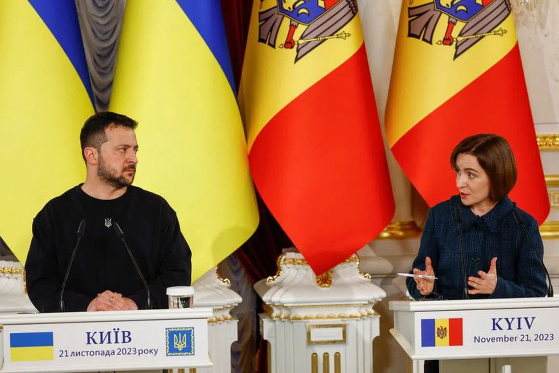 FILE PHOTO: Ukraine's President Volodymyr Zelenskiy and Moldova's President Maia Sandu attend a joint press conference with President of the European Council Charles Michel, amid Russia's attack on Ukraine, in Kyiv, Ukraine November 21, 2023. REUTERS/Valentyn Ogirenko/File Photo