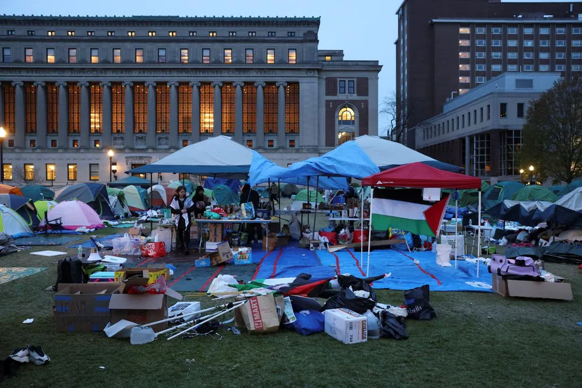 Protesters continue to maintain the encampment on Columbia University campus, after a tense night of negotiations, in support of Palestinians, amid the ongoing conflict between Israel and the Palestinian Islamist group Hamas, in New York City, U.S., April 24, 2024, REUTERS/Caitlin Ochs